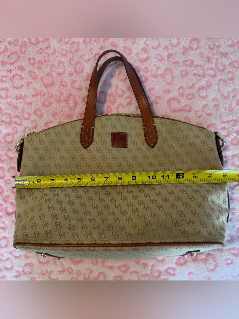 Dooney & Bourke Greta Satchel Beige Bag
Handbags Women’s - Picture 8 of 11